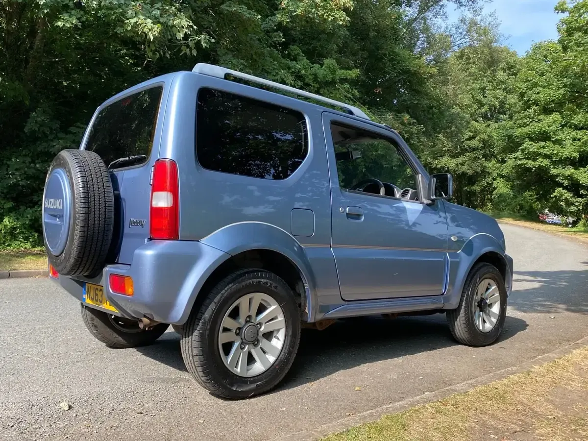 Used Suzuki Jimny SZ4 85 HP (62 kW) 2013 Blue SUV