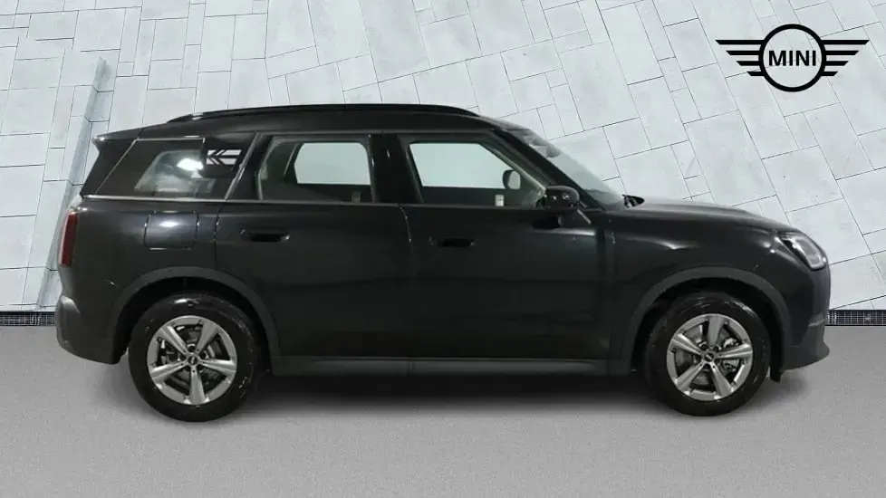 Used Mini Countryman Classic 170 HP (125 kW) 2025 Black SUV