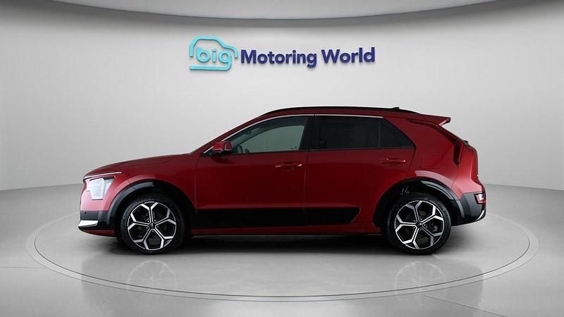 Used Kia Niro 139 HP (102 kW) 2022 Red SUV