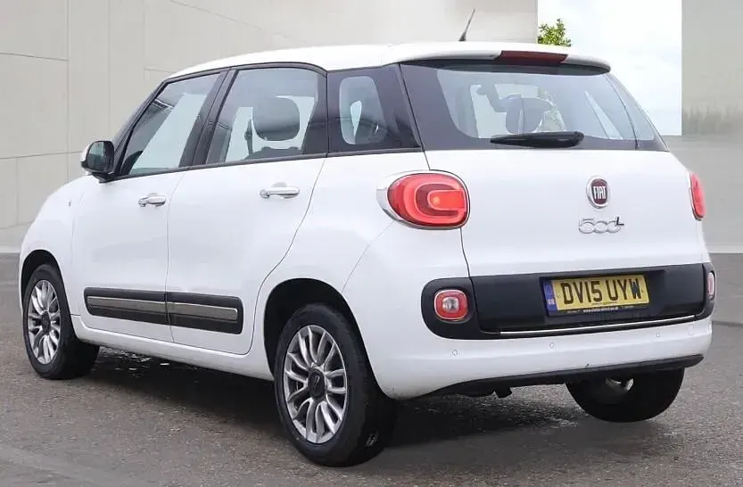Used Fiat 500L Lounge 85 HP (62 kW) 2015 White MPV