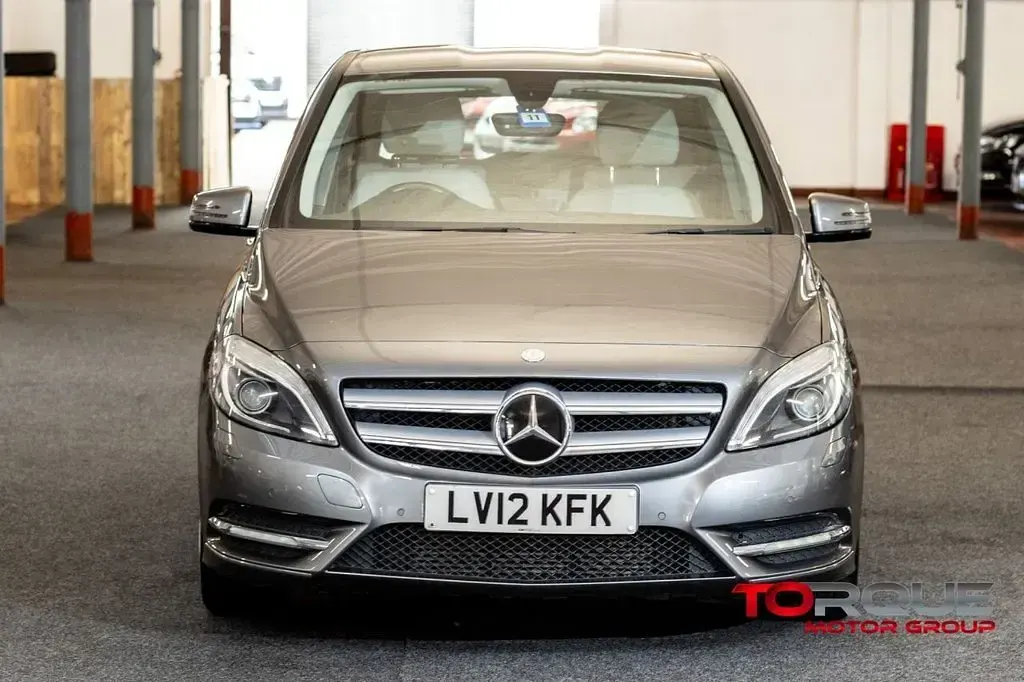 Used Mercedes B180 122 HP (89 kW) 2012 Grey Hatchback