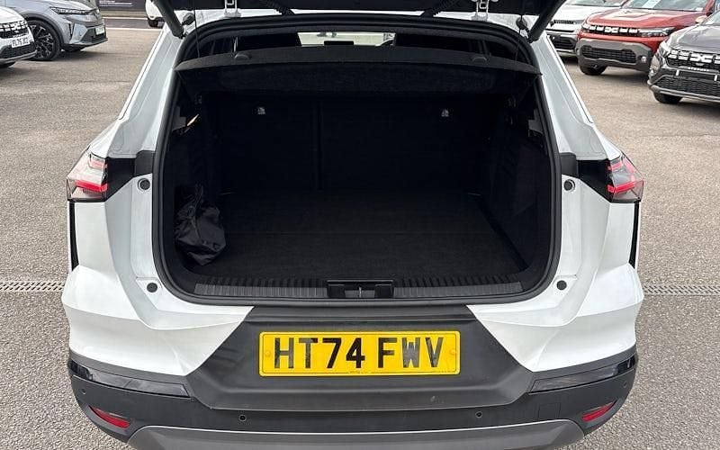 Used Renault Symbioz Techno Esprit Alpine 145 HP (106 kW) 2024 White SUV