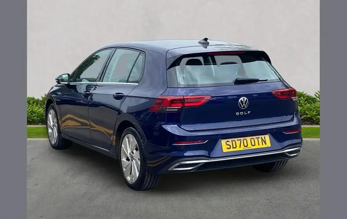 Used VW Golf VIII Style 147 HP (108 kW) 2020 Blue Hatchback
