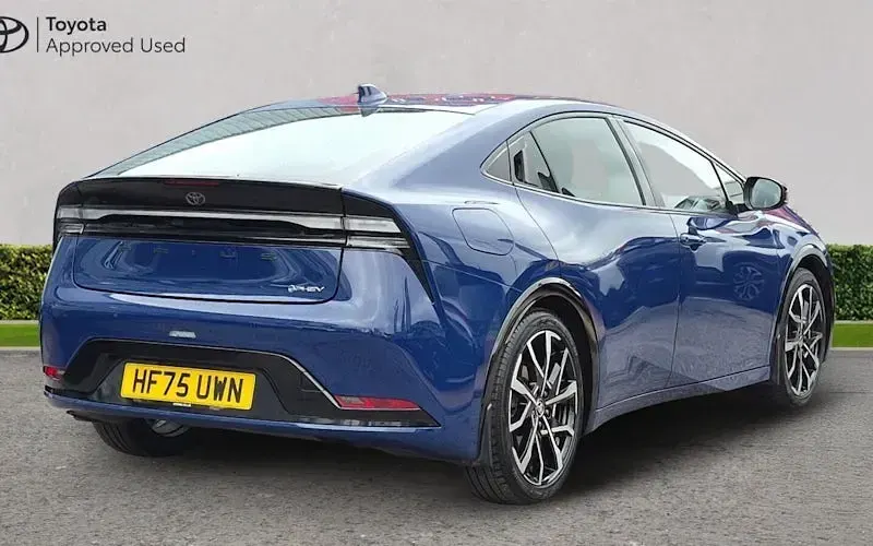 Used Toyota Prius 223 HP (164 kW) 2025 Lunar shadow Hatchback