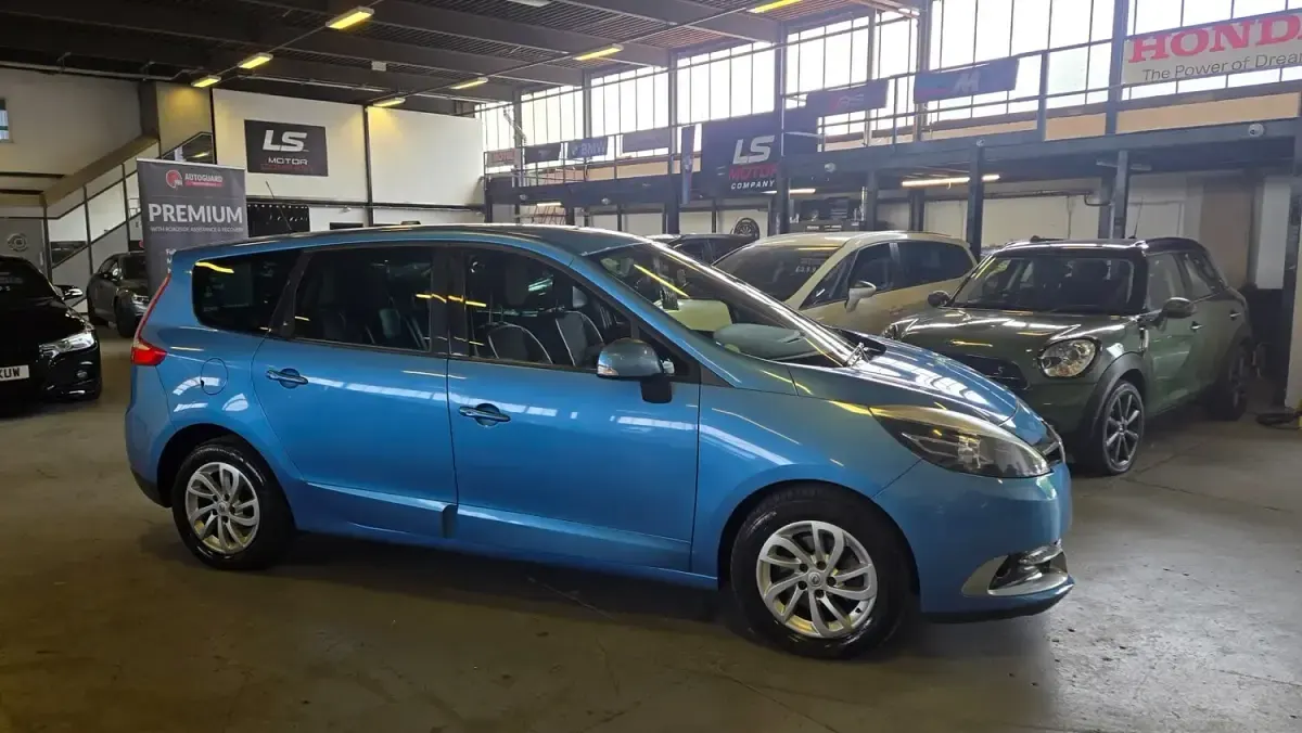 Used Renault Grand Scénic III Dynamique 110 HP (80 kW) 2014 Blue MPV