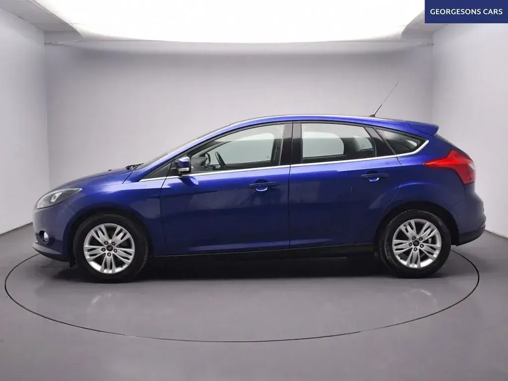Used Ford Focus Titanium 115 HP (84 kW) 2014 Blue Hatchback