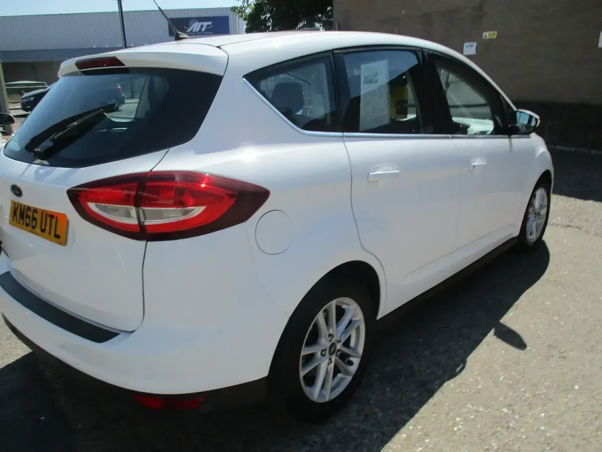 Used Ford C-MAX Zetec 2016 White MPV
