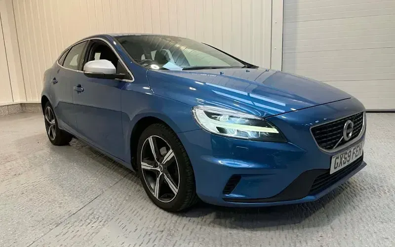 Used Volvo V40 R-Design 120 HP (88 kW) 2019 Hatchback