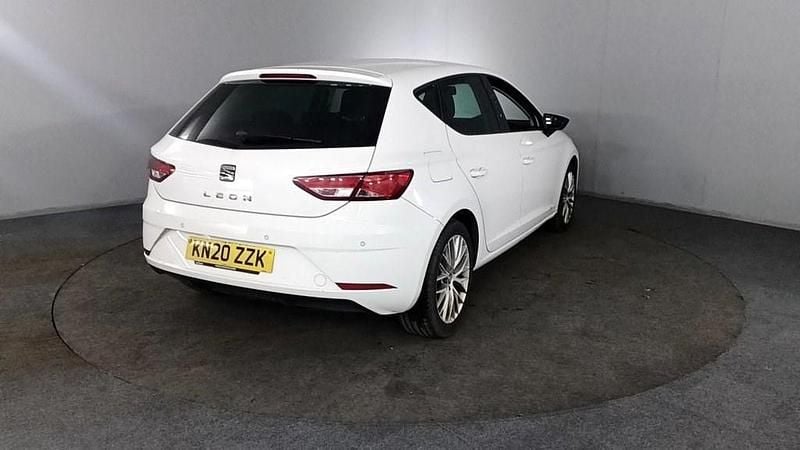 Used Seat Leon SE Dynamic 115 HP (84 kW) 2020 White Hatchback
