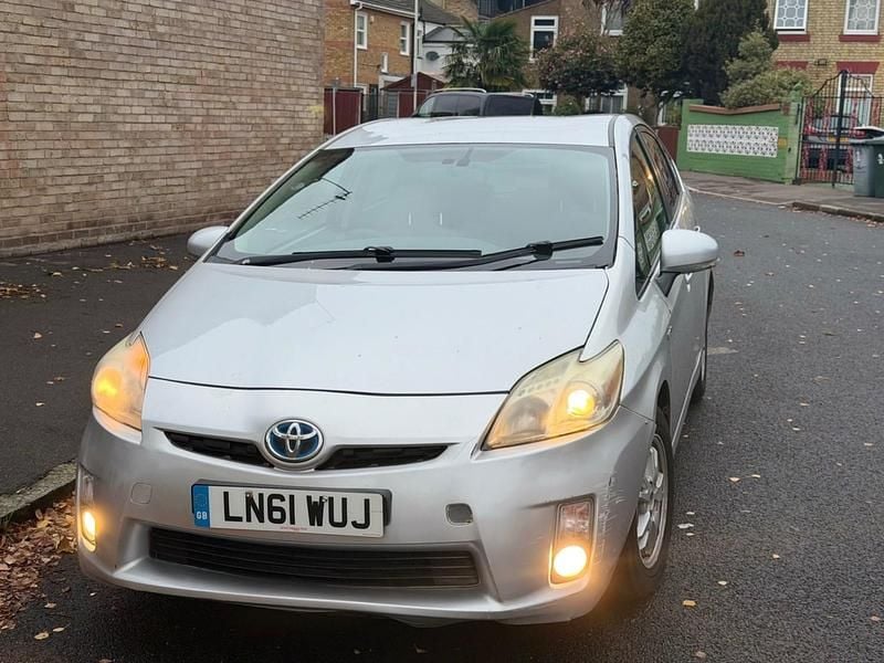 Silver Used 2011 Toyota Prius T3 Hatchback | £2,599 (Fair price) - Image 1/4