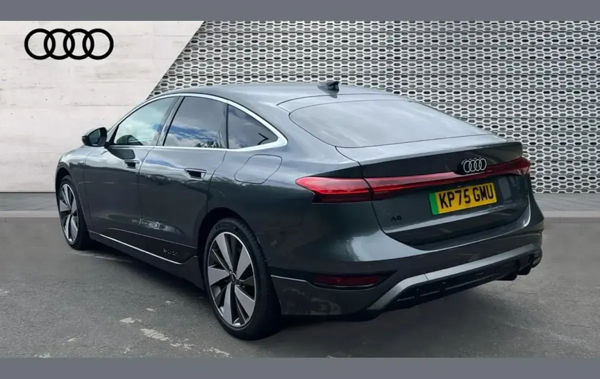 Novo Audi A6 e-tron S-Line 266 kW (362 HP) 2025 Cinzento Citadino