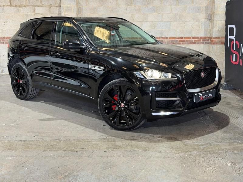 Second-hand Jaguar F-Pace R-Sport 180 CP (132 kW) 2016 Negru SUV
