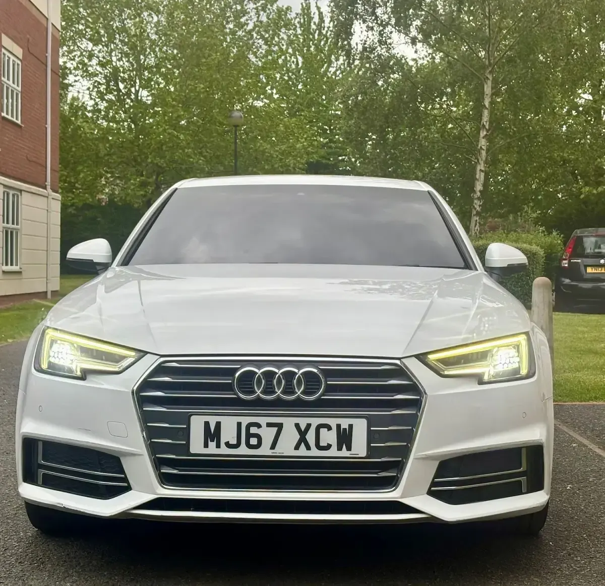 Used Audi A4 S-Line 150 HP (110 kW) 2017 White Sedan