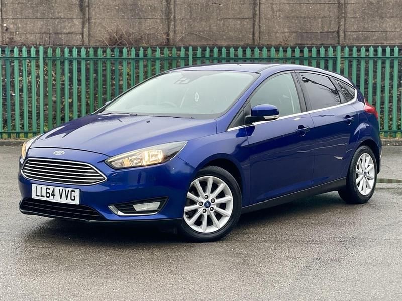 Used Ford Focus Titanium 120 HP (88 kW) 2014 Blue Hatchback