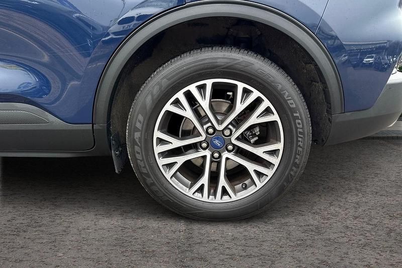 Usado Ford Kuga Titanium 150 HP (110 kW) 2022 Azul SUV