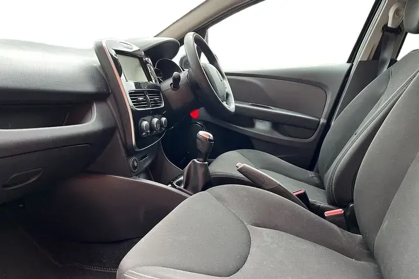 Used Renault Clio Iconic 90 HP (66 kW) 2019 Black Hatchback