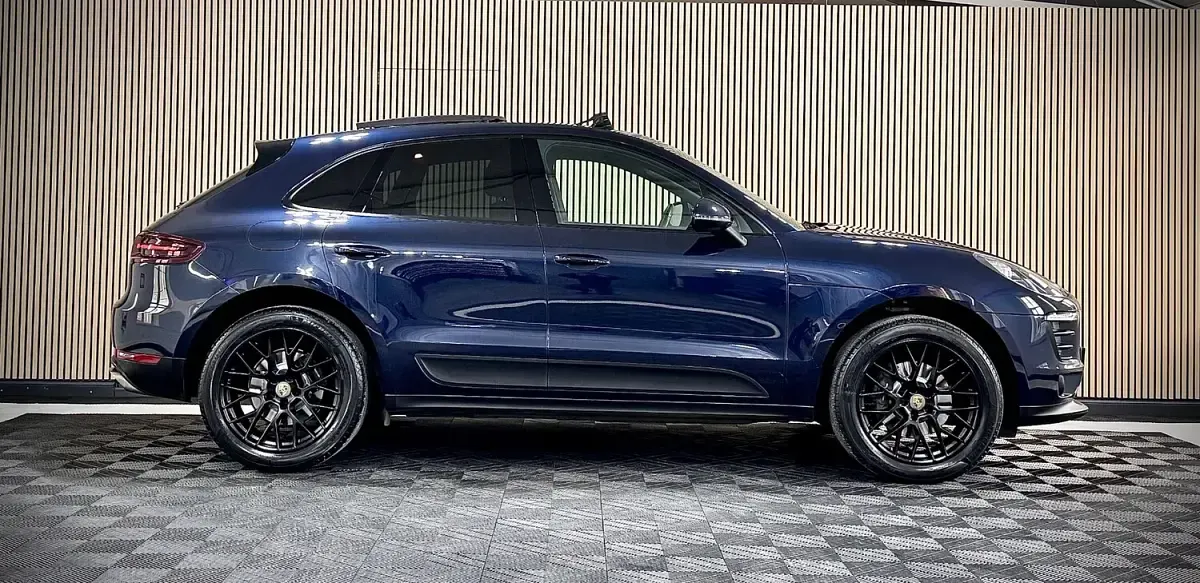 Used Porsche Macan 252 HP (185 kW) 2017 Blue SUV