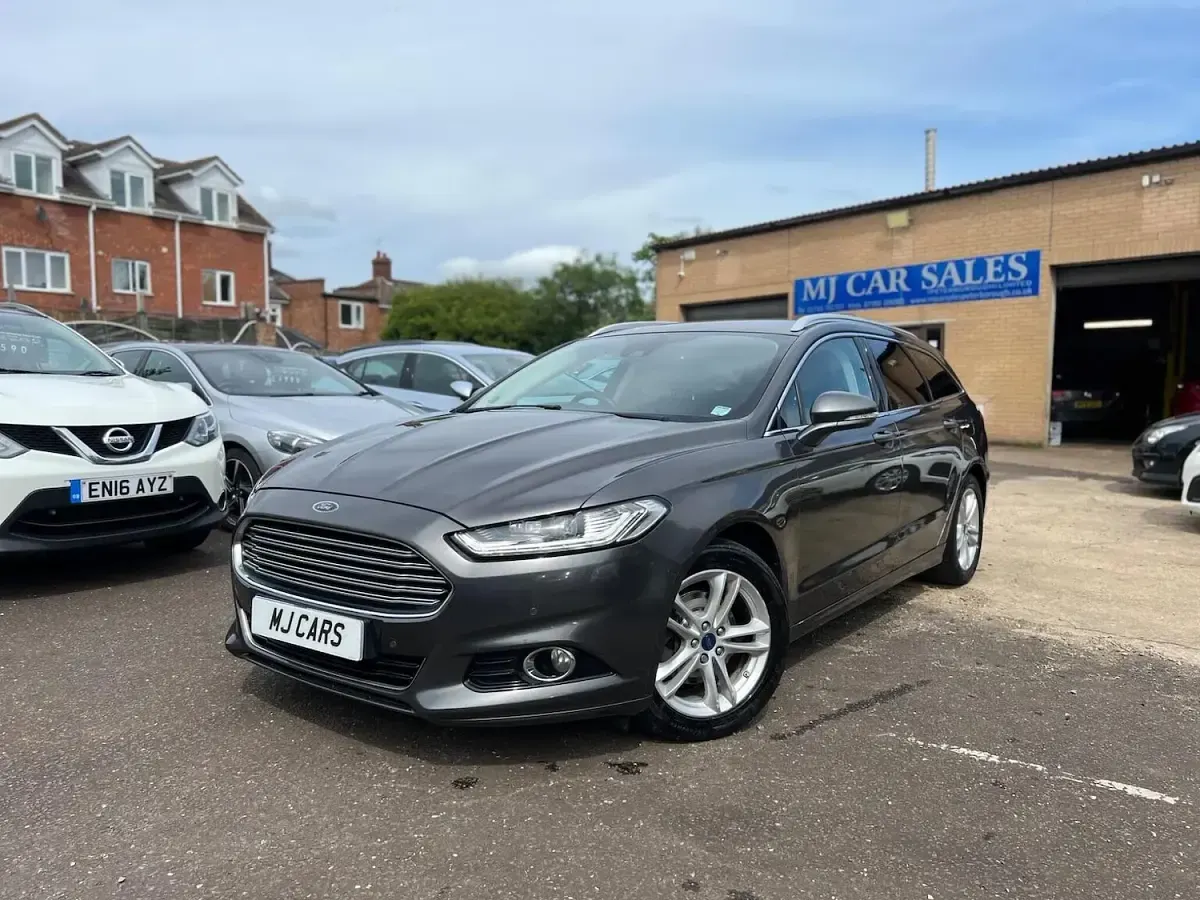 Used Ford Mondeo Titanium 180 HP (132 kW) 2015 Grey Estate