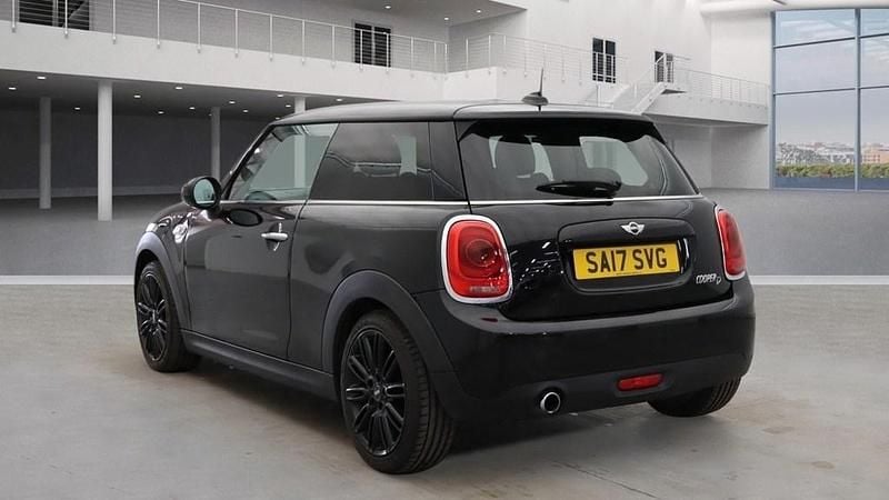 Used Mini Cooper D Chili 116 HP (85 kW) 2017 Midnight black Hatchback