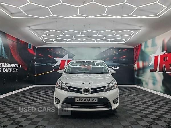 Used Toyota Verso 132 HP (97 kW) 2017 White MPV