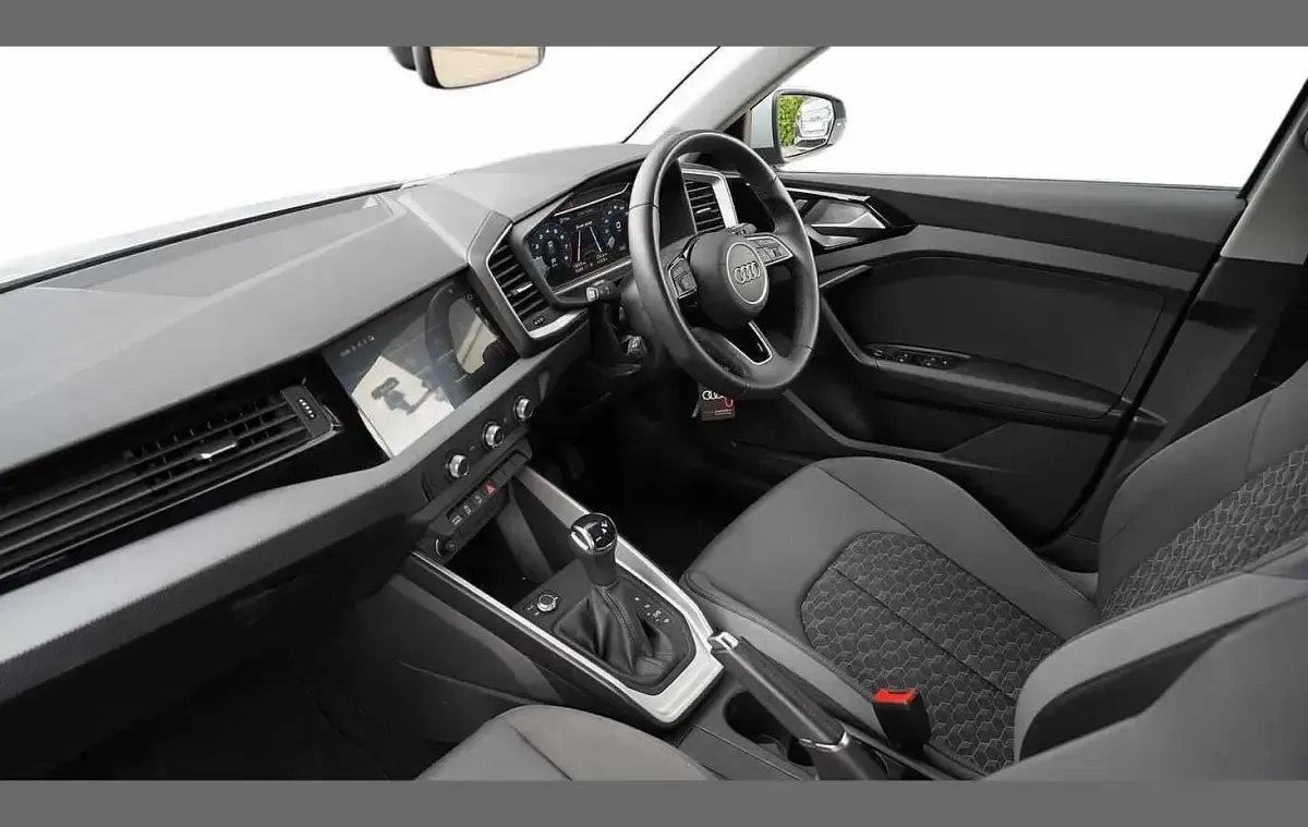 Begagnad Audi A1 Sport 108 HK (79 kW) 2024 Grå SUV