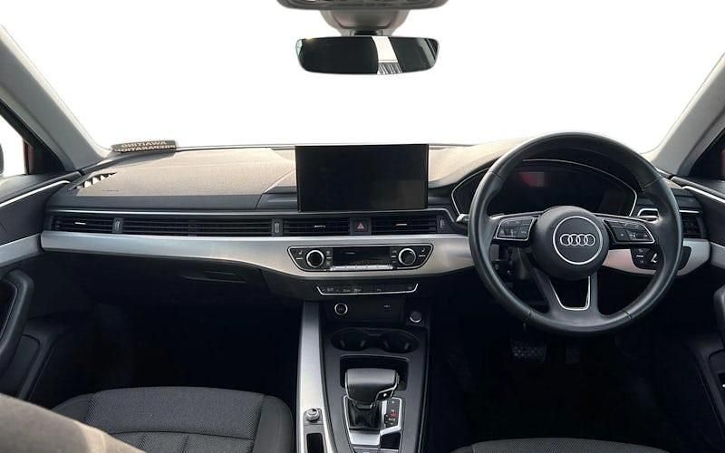 Usado Audi A4 Comfort 150 HP (110 kW) 2022 Vermelho Carrinha
