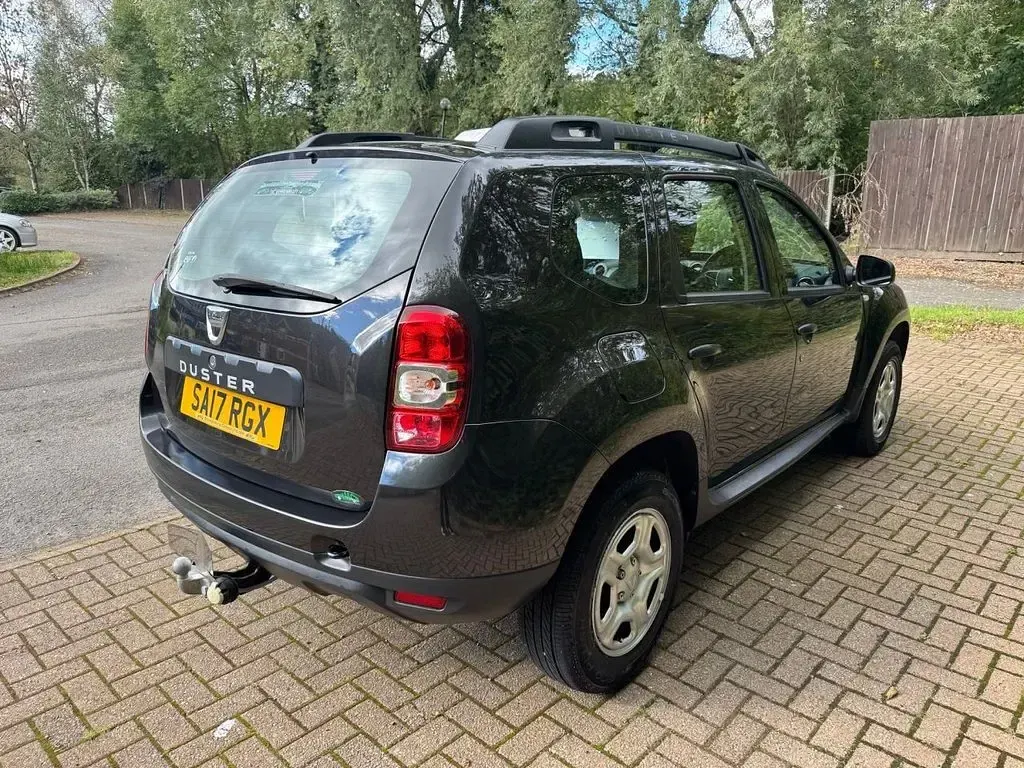 Used Dacia Duster Ambiance 115 HP (84 kW) 2017 Black SUV