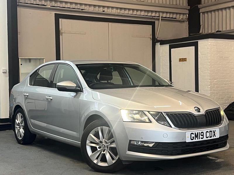 Silver Used 2019 Skoda Octavia SE Technology Hatchback | £7,995 (Good price) - Image 1/4