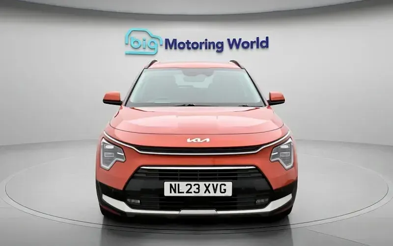 Second-hand Kia Niro 182 CP (133 kW) 2023 Portocaliu SUV