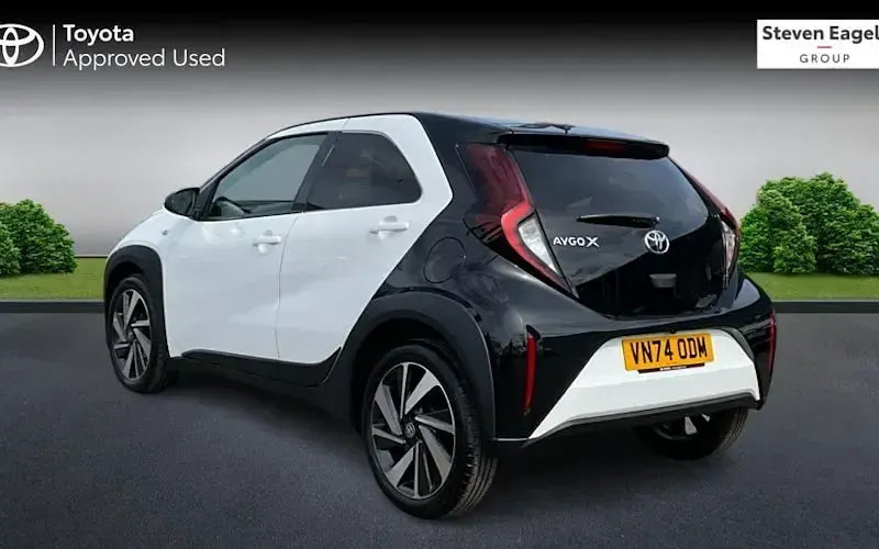 Used Toyota Aygo X 72 HP (52 kW) 2024 White SUV