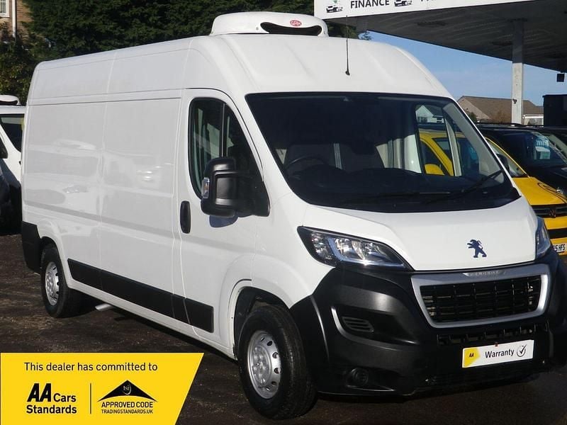 White Used 2019 Peugeot Boxer Van | £11,495 (Fair price) - Image 1/2
