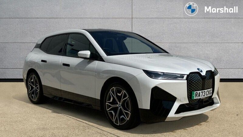 Mineral white Used 2024 BMW iX Sport Line SUV | £43,379 (Fair price) - Image 1/4