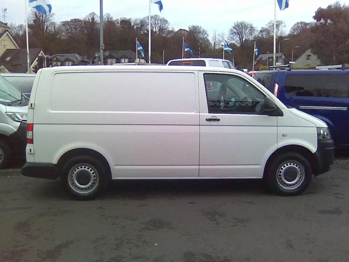 Used VW T5 Startline 140 HP (102 kW) 2015 White Van