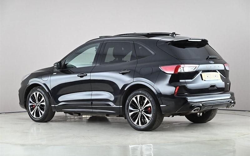 Usado Ford Kuga ST-Line X 224 HP (164 kW) 2023 SUV