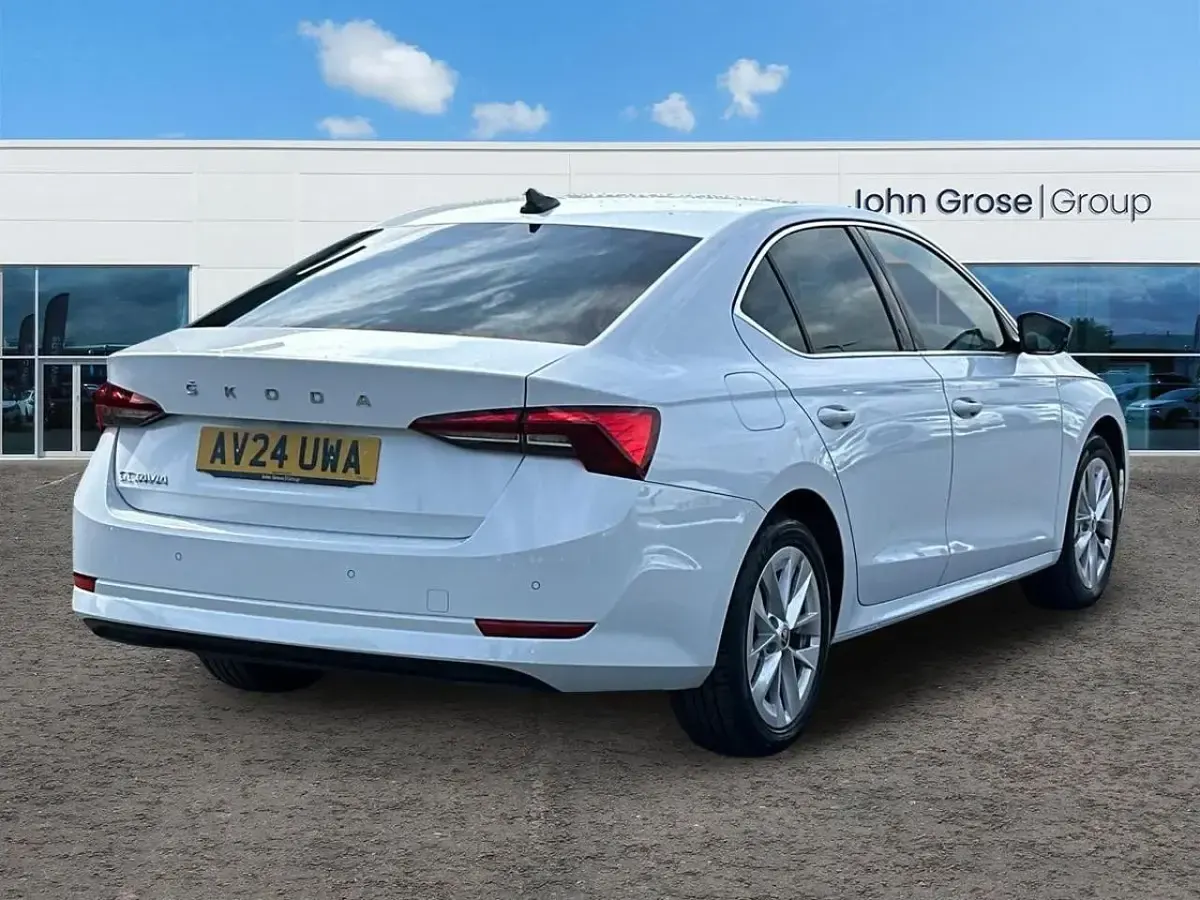 Used Skoda Octavia SE L 148 HP (108 kW) 2024 White Hatchback