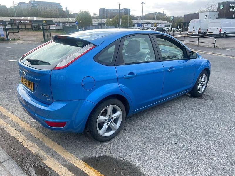 Used Ford Focus Zetec 2011 Blue Hatchback