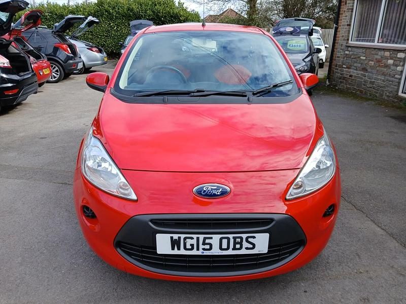 Used Ford Ka 69 HP (50 kW) 2015 Red Hatchback