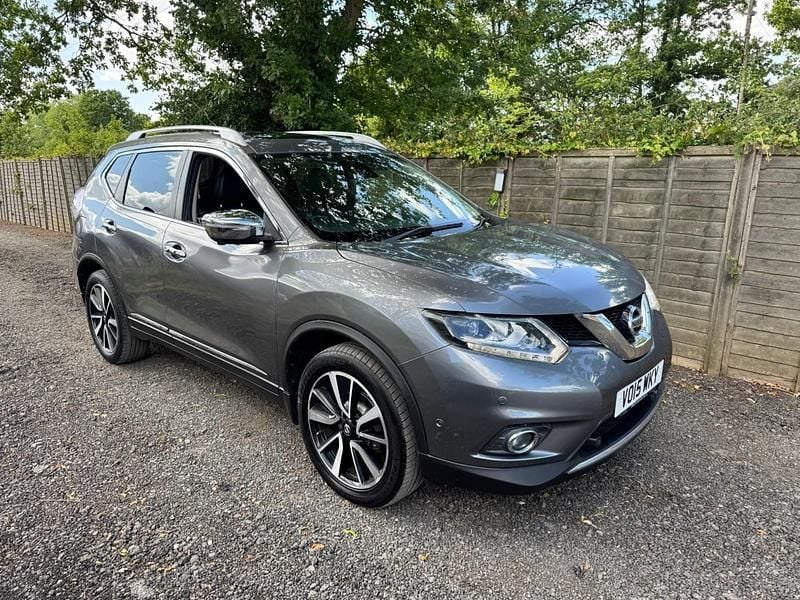Grey Used 2015 Nissan X-Trail Tekna SUV | £7,250 (Fair price) - Image 1/4