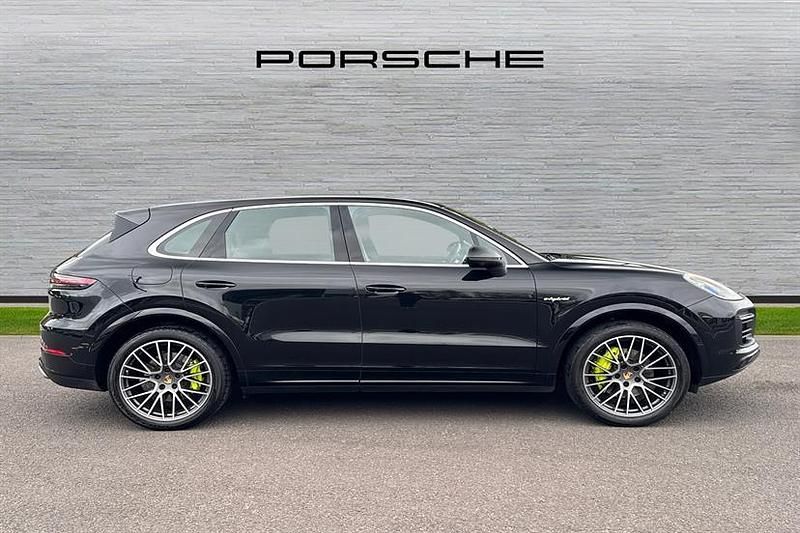 Used Porsche Cayenne 462 HP (339 kW) 2023 Black SUV