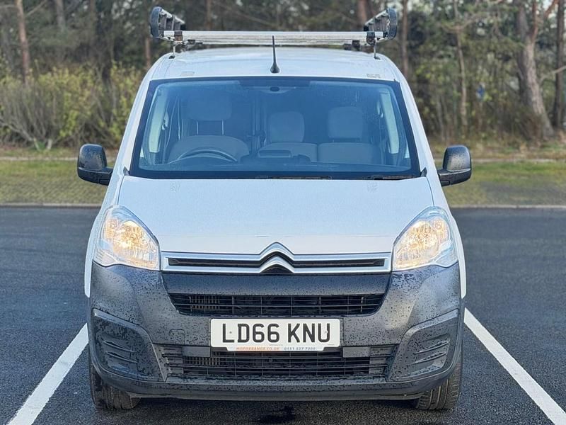 Usado Citroën Berlingo 75 CV (55 kW) 2016 Blanco Monovolumen