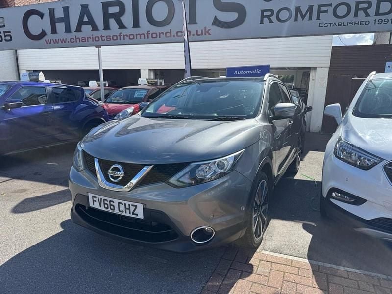 Grey Used 2017 Nissan Qashqai Tekna SUV | £10,500 (Fair price) - Image 1/4