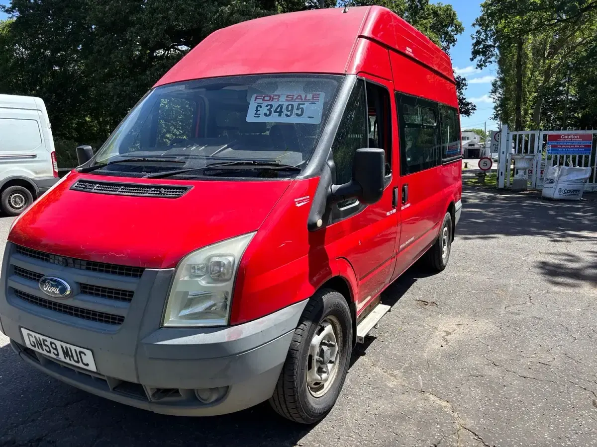 Used Ford Transit 100 HP (73 kW) 2010 Red Van