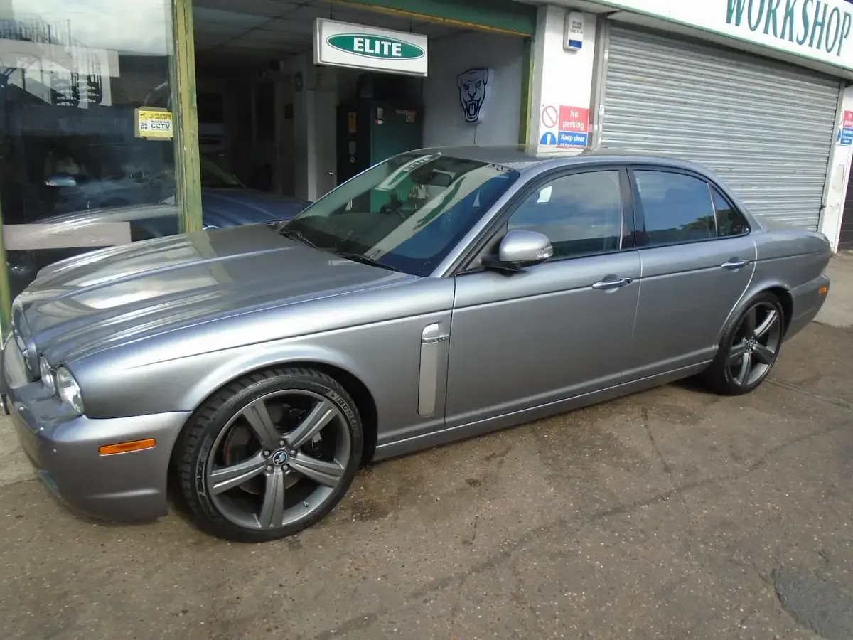 Used Jaguar XJR Supercharged 400 HP (294 kW) 2008 Grey Sedan
