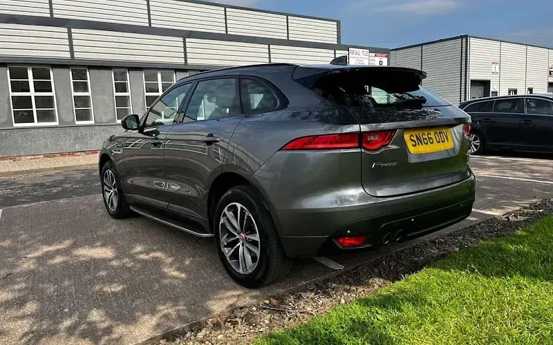 Used Jaguar F-Pace R-Sport 179 HP (131 kW) 2020 SUV