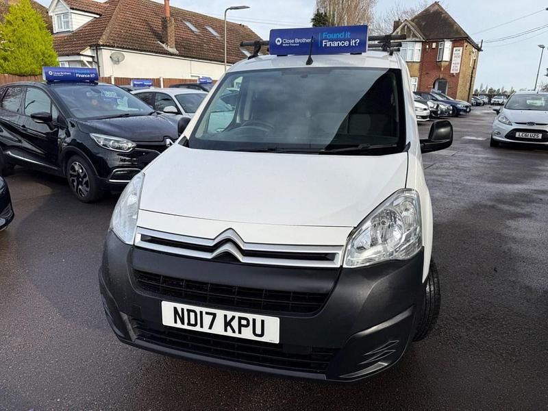 Used Citroën Berlingo 100 HP (73 kW) 2017 White MPV