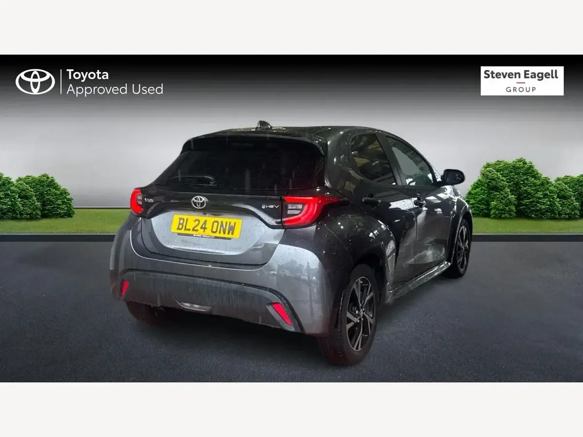 Used Toyota Yaris Hybrid Design 2024 Grey Hatchback