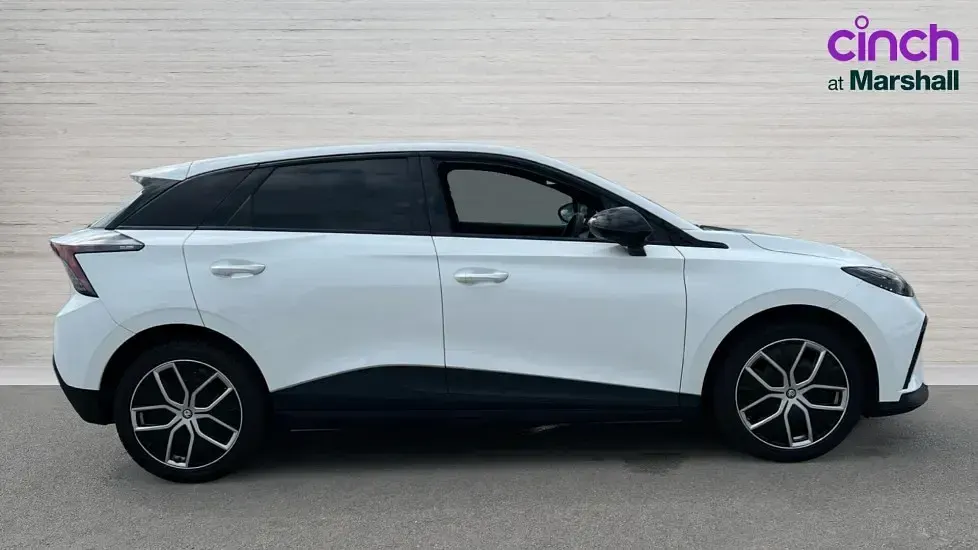 Used MG MG4 EV Trophy 180 kW (245 HP) 2024 White Hatchback