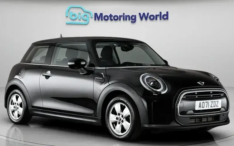 Used Mini Cooper Classic 136 HP (100 kW) 2021 Hatchback