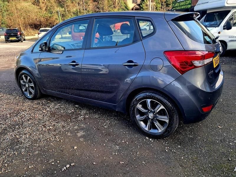 Used Hyundai ix20 SE 90 HP (66 kW) 2017 Grey Hatchback