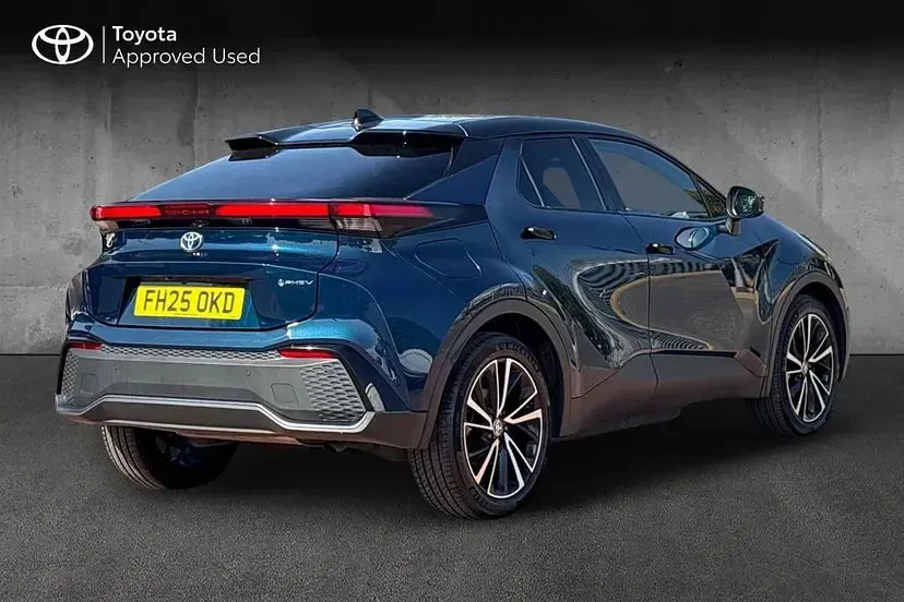 Used Toyota C-HR 220 HP (161 kW) 2025 Midnight teal SUV